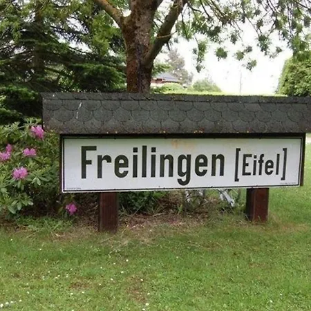 Eifelhaeuschen Am Waldrand *